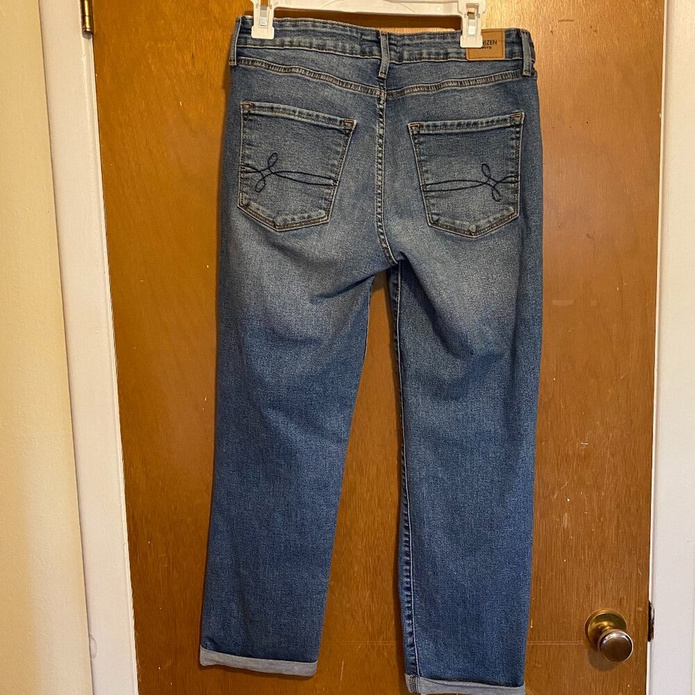LEVI Mid-Rise Boyfriend Jeans - Picture 2 of 3